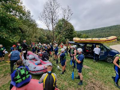 Adrenalinski rafting na Uni