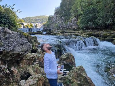 Adrenalinski rafting na Uni