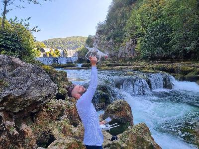 Adrenalinski rafting na Uni