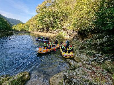 Adrenalinski rafting na Uni